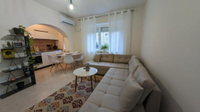 Modern Cozy Apartment 10 Min Walk to Skanderbeg Square